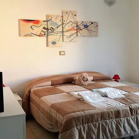 45m² 2 slaapkamer, 1 privé badkamer Appartement in Castel Di Tora Buitenkant foto
